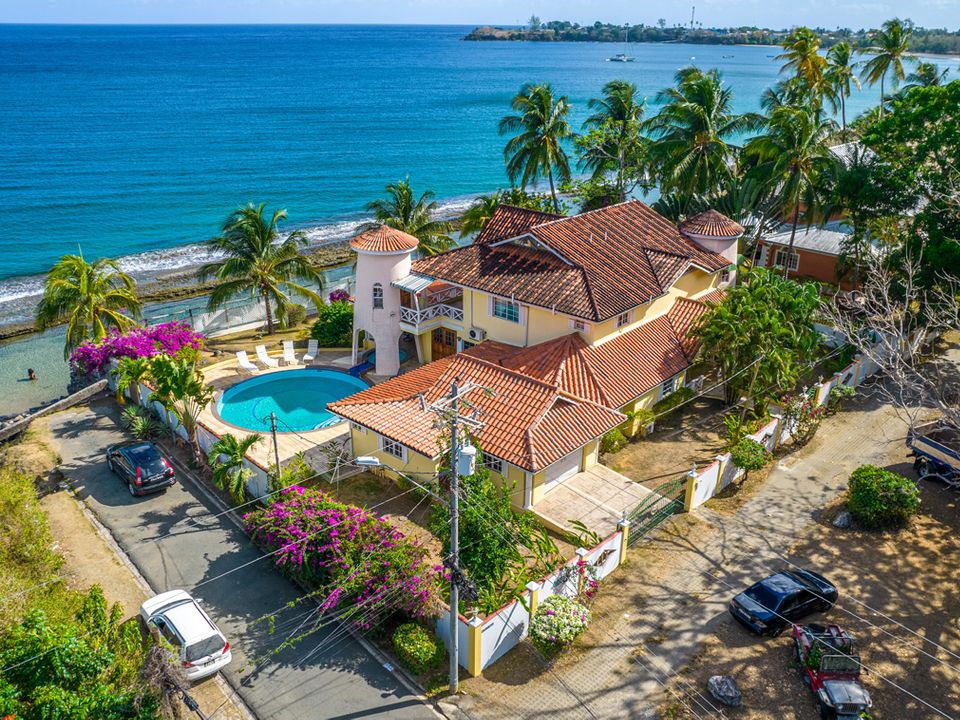 Pelicanno, Tobago Photo