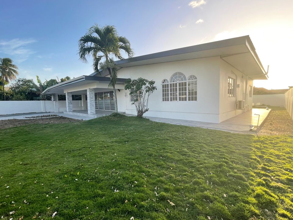 Real Spring Avenue 27 Photo