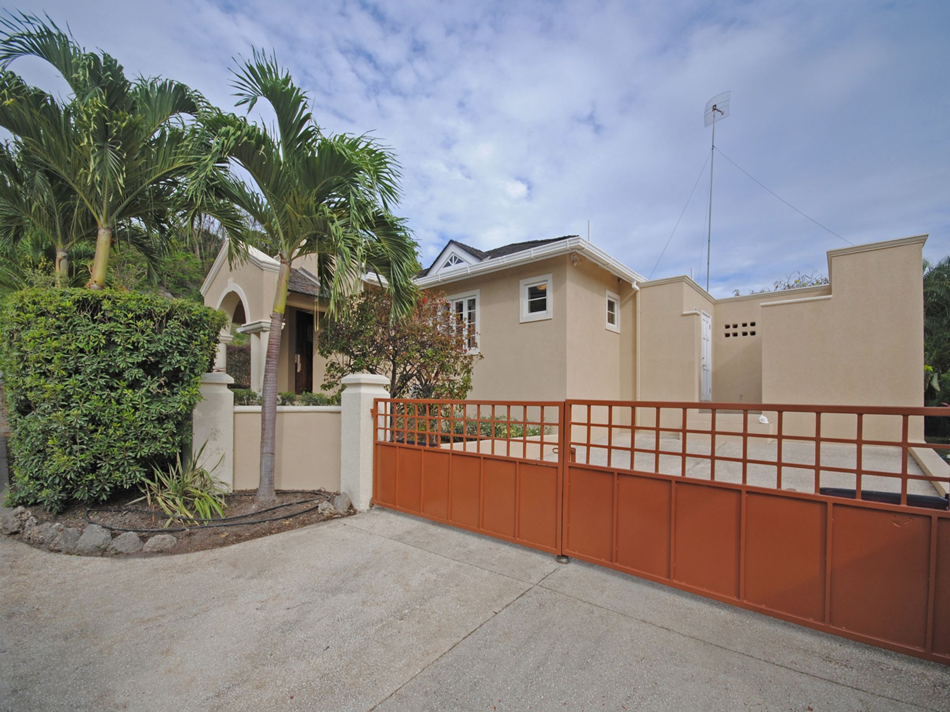 Driveway property is fully enclosed Gallery