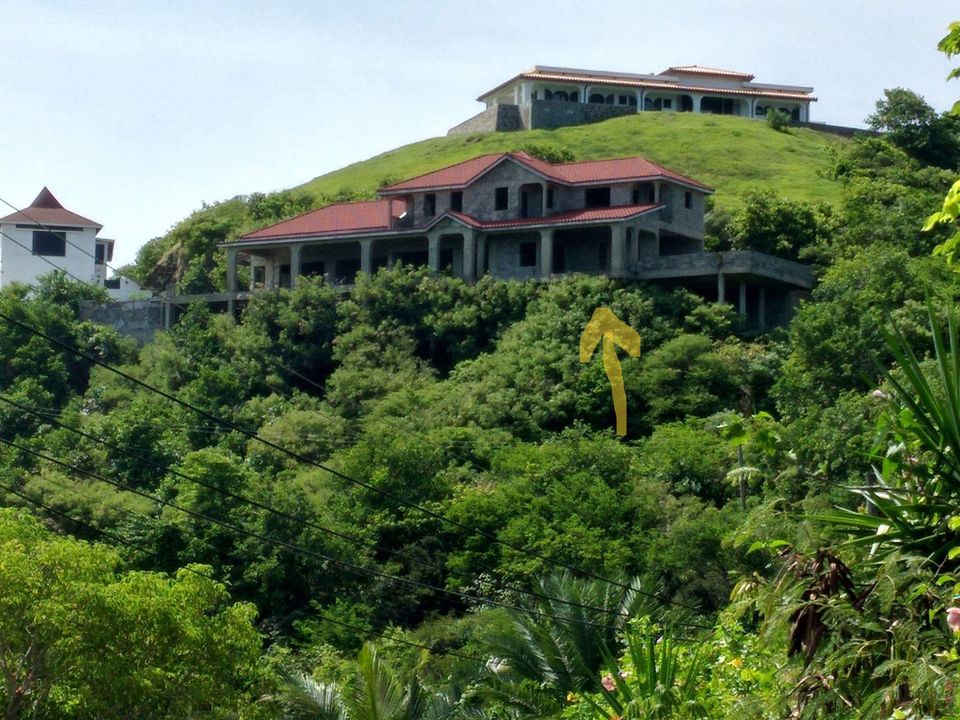 Incomplete Golf Park House Photo